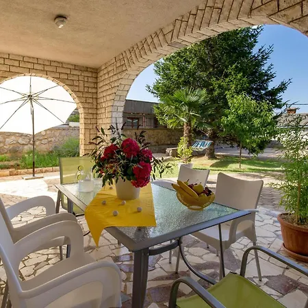 Apartment 3 Bedroom Lovely In