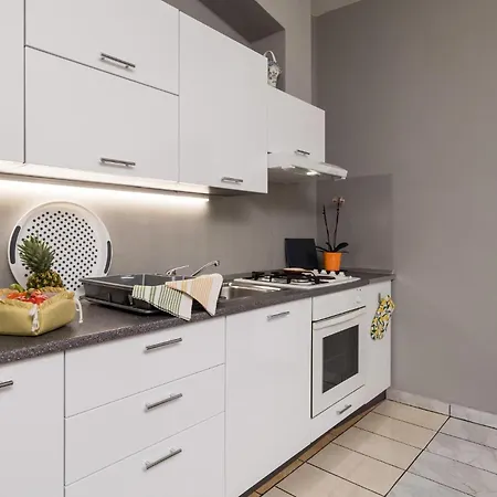 3 Bedroom Lovely In Apartment